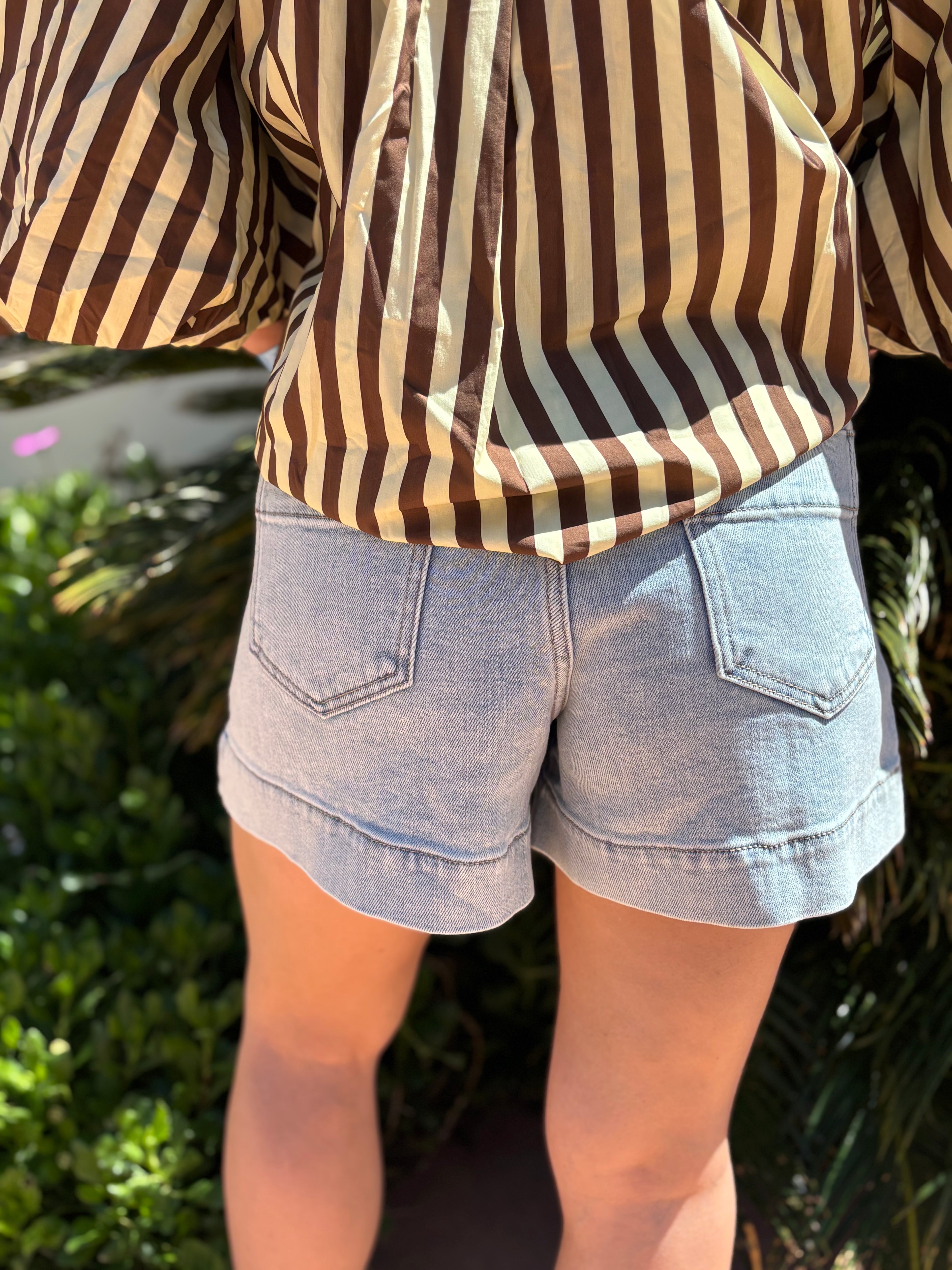 Short Livia