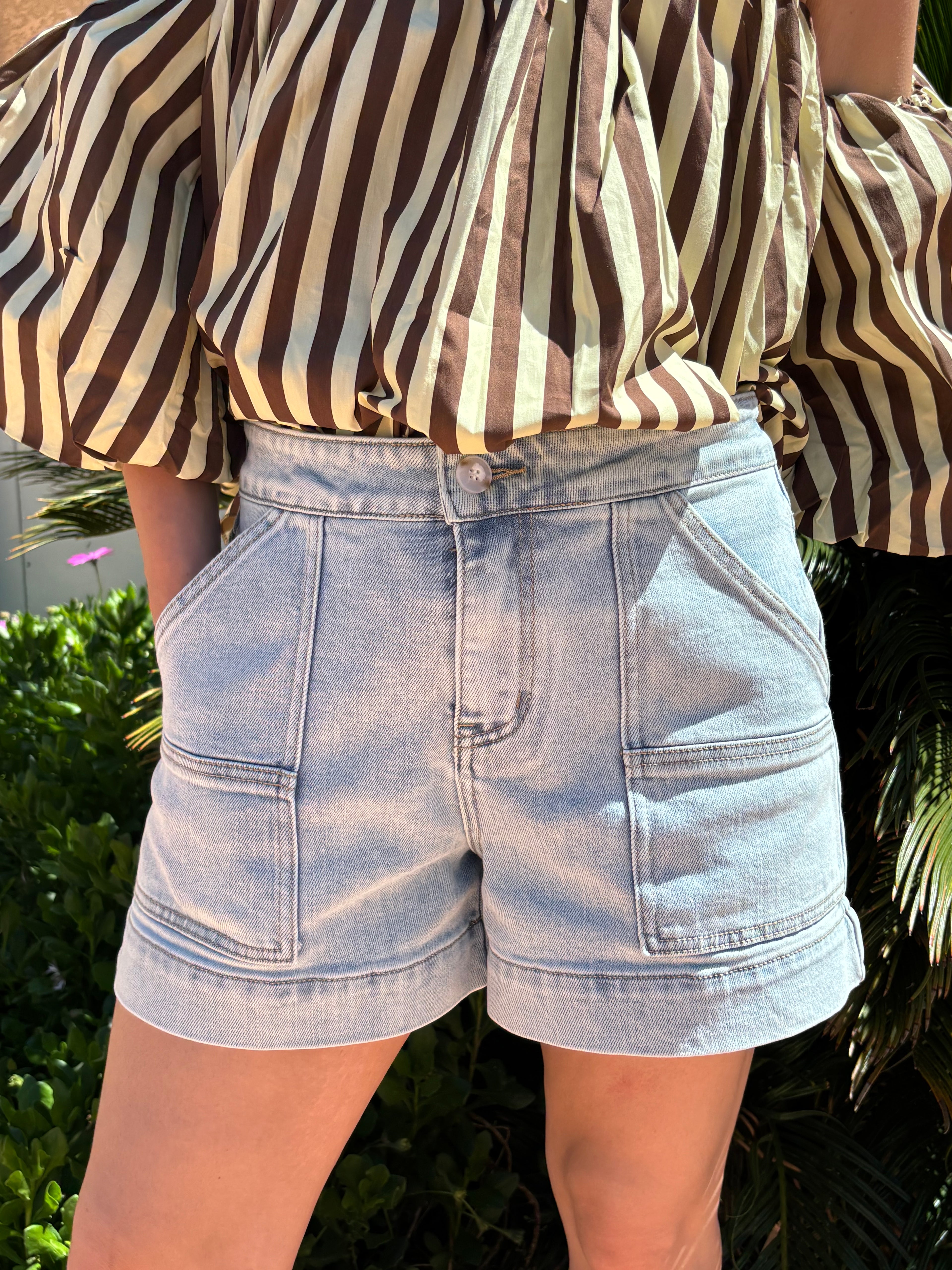 Short Livia